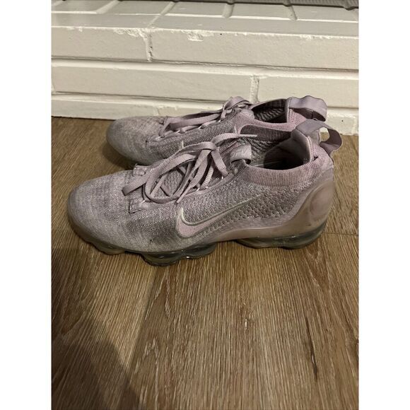 Nike Air Vapormax 2021 FK Womens Size 9.5 Pink Athletic Shoe Sneakers DH4088-600 - Picture 1 of 8